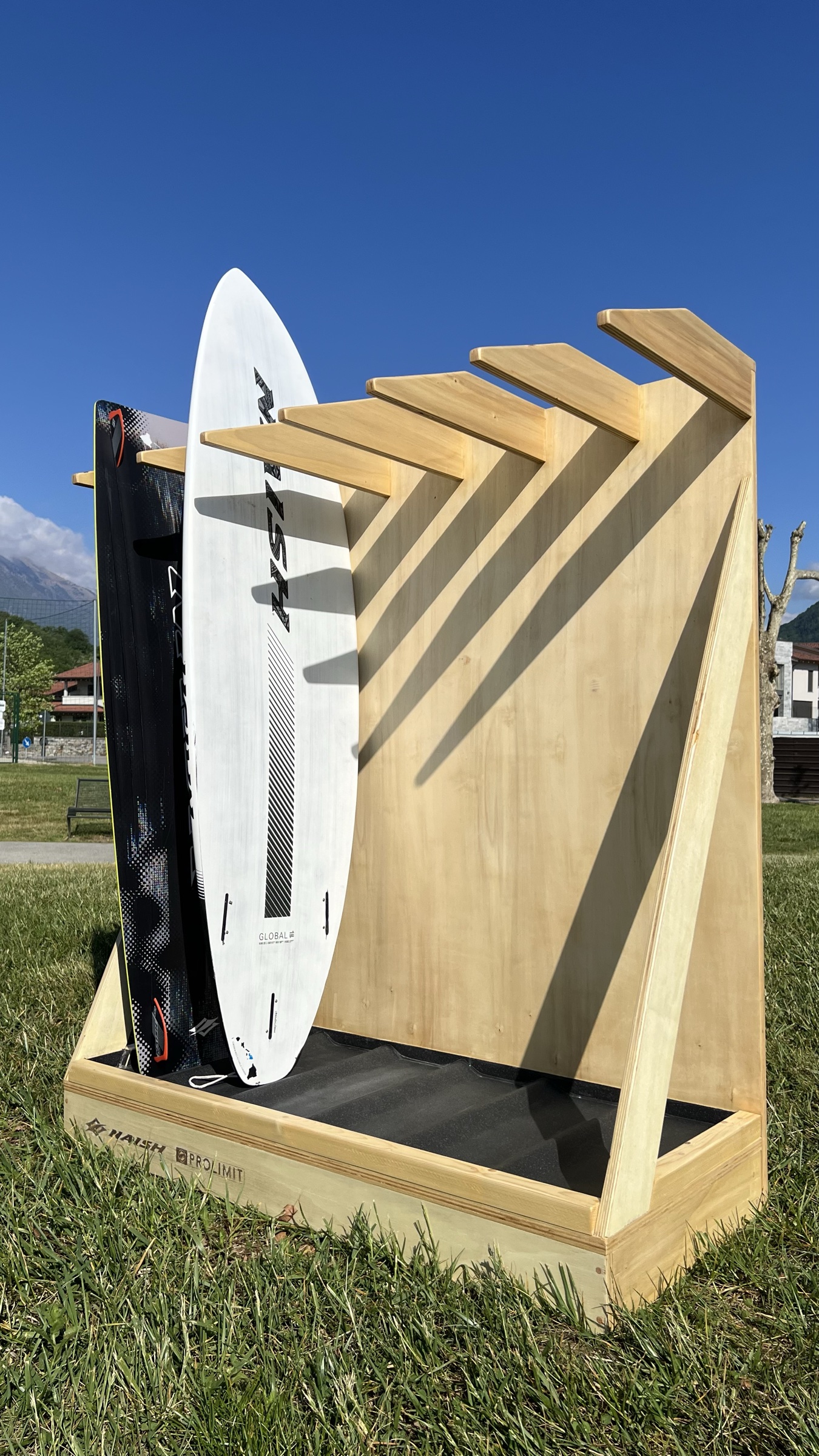 Porta tavole in legno massello — vista 1